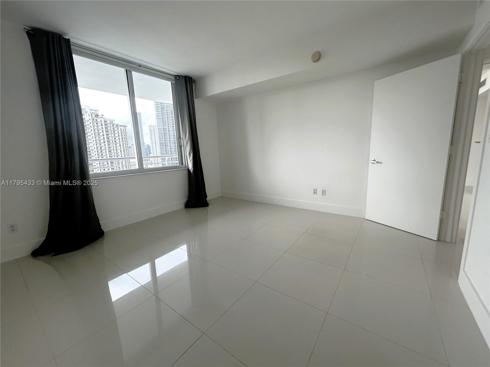 Real estate property located at 325 Biscayne Blvd #2917, Miami-dade, One Miami West Condo, Miami, FL