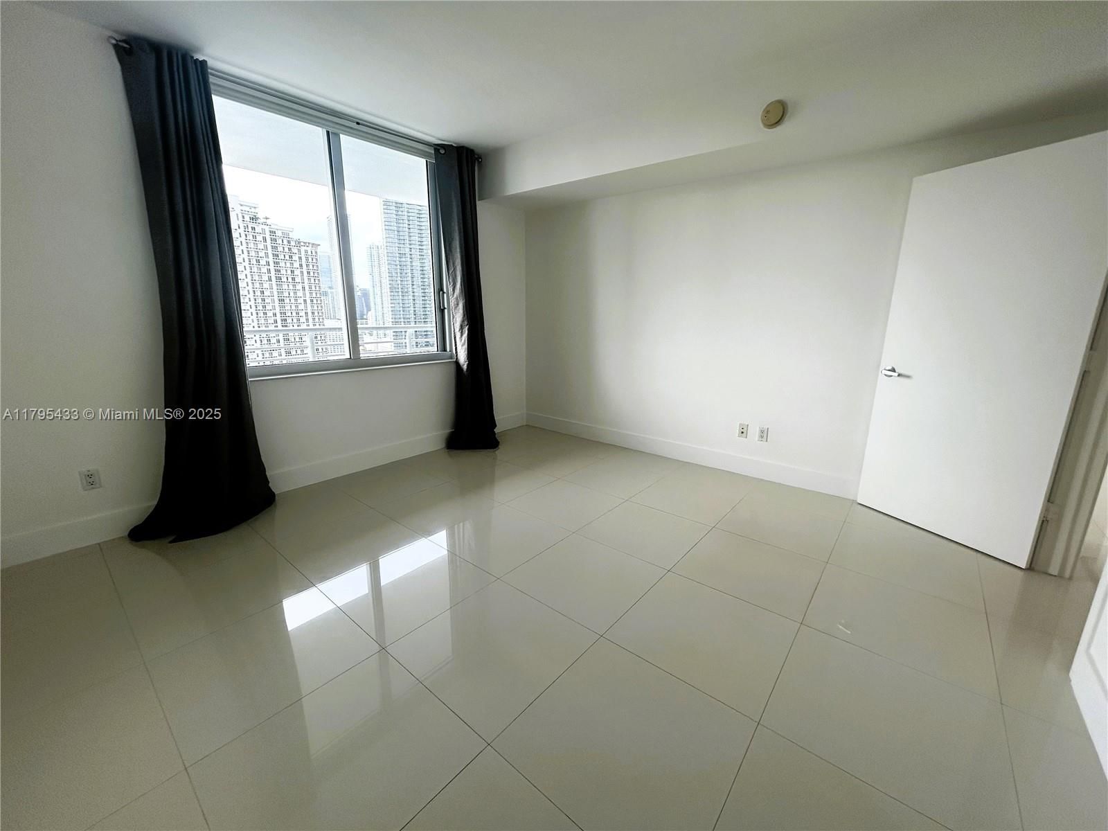 Real estate property located at 325 Biscayne Blvd #2917, Miami-dade, One Miami West Condo, Miami, FL