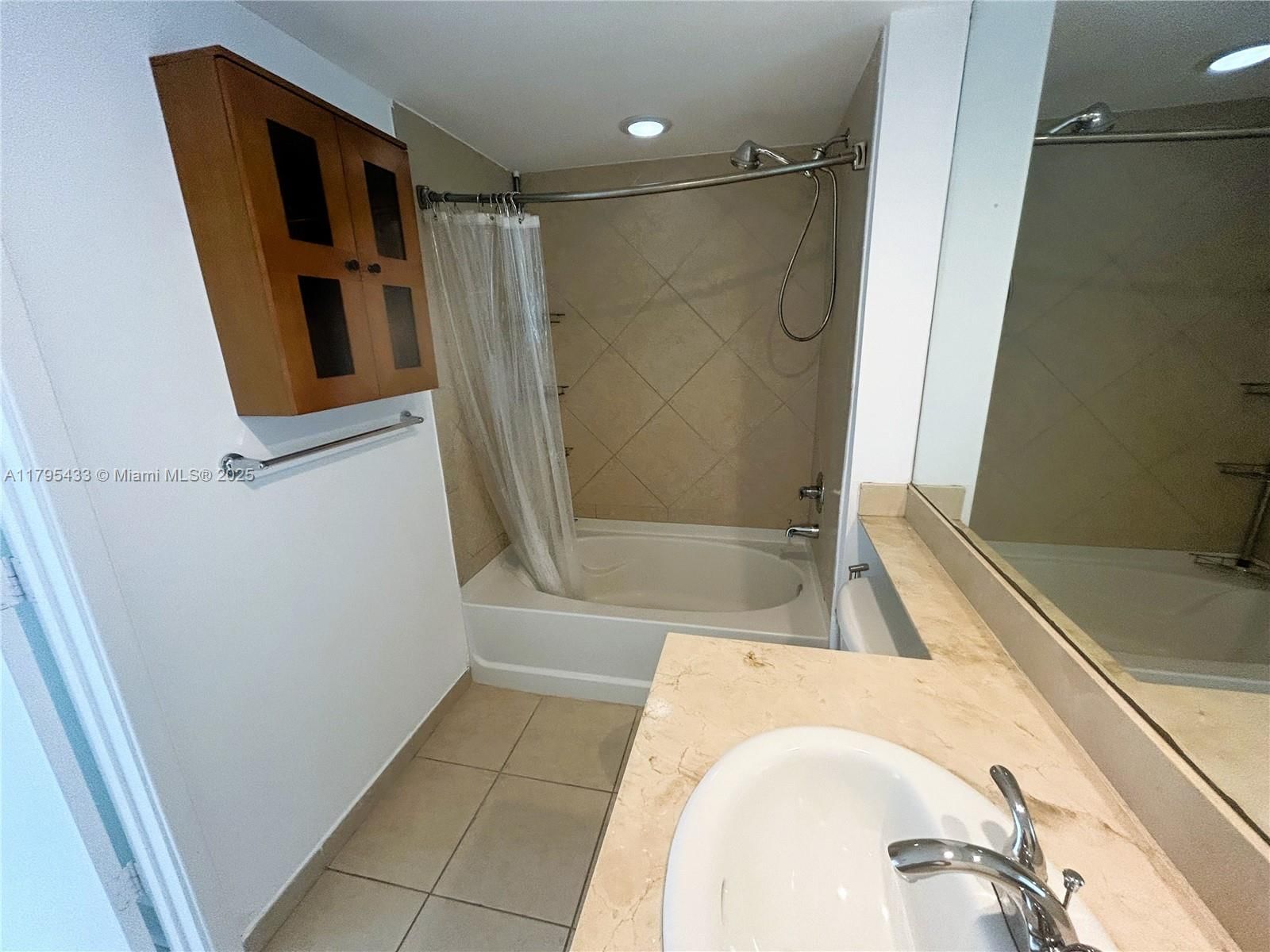 Real estate property located at 325 Biscayne Blvd #2917, Miami-dade, One Miami West Condo, Miami, FL