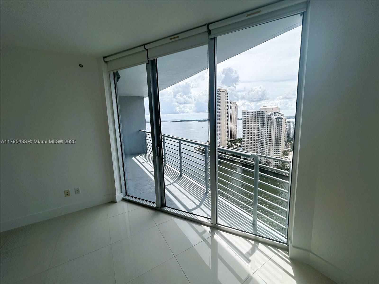 Real estate property located at 325 Biscayne Blvd #2917, Miami-dade, One Miami West Condo, Miami, FL
