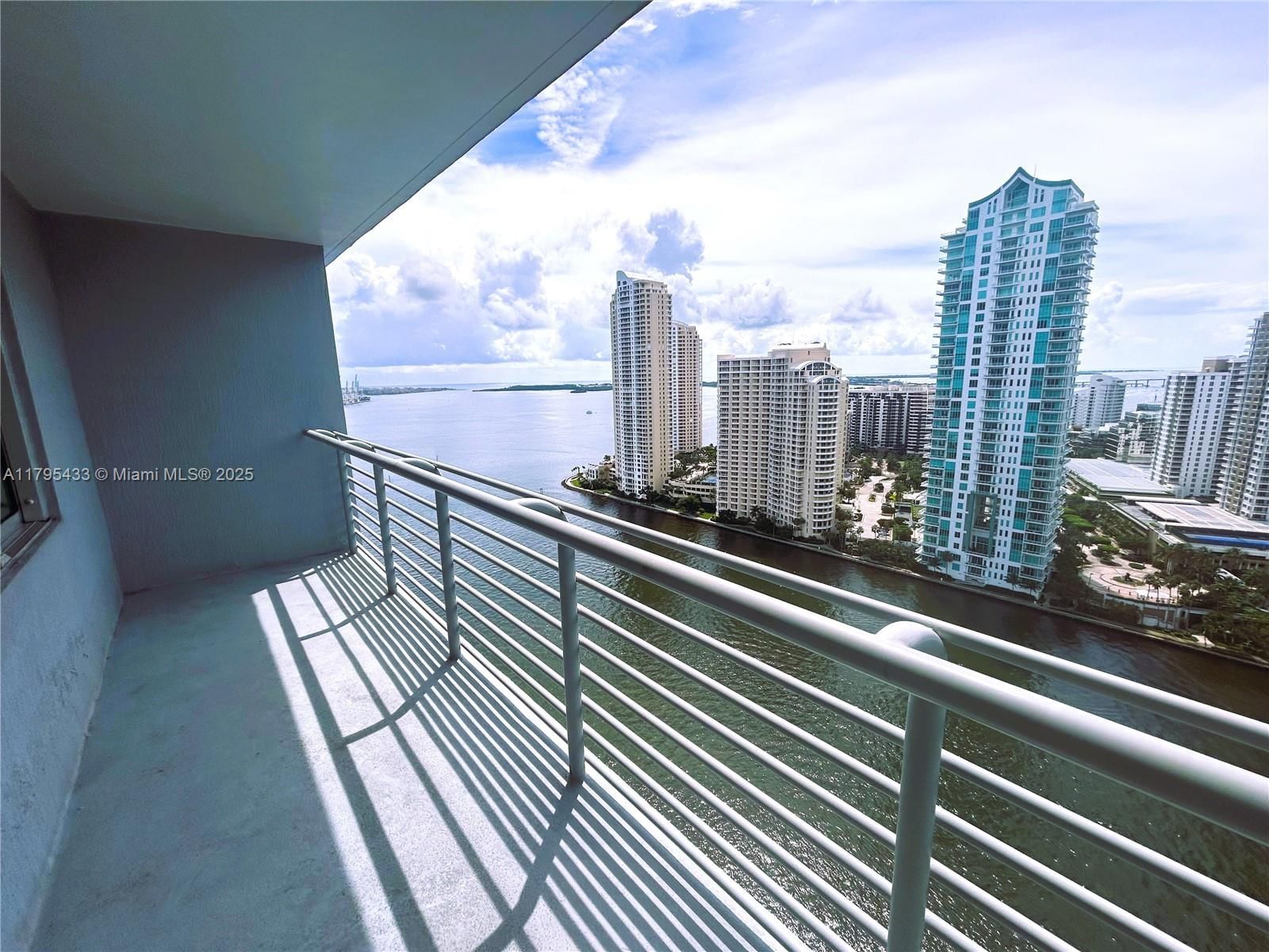 Real estate property located at 325 Biscayne Blvd #2917, Miami-dade, One Miami West Condo, Miami, FL