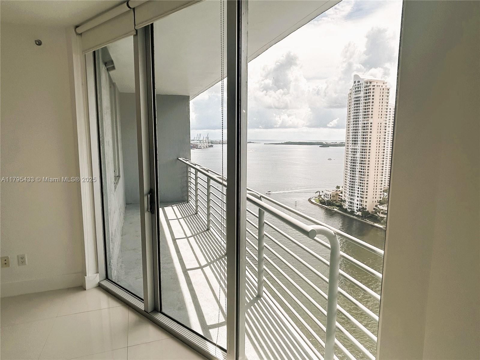 Real estate property located at 325 Biscayne Blvd #2917, Miami-dade, One Miami West Condo, Miami, FL