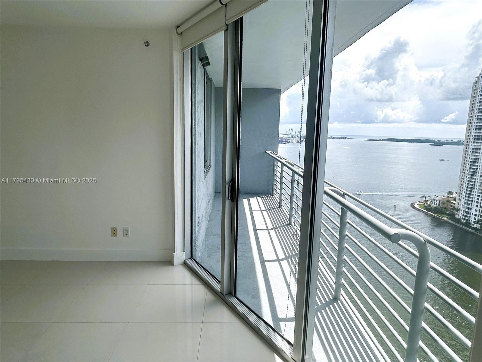 Real estate property located at 325 Biscayne Blvd #2917, Miami-dade, One Miami West Condo, Miami, FL