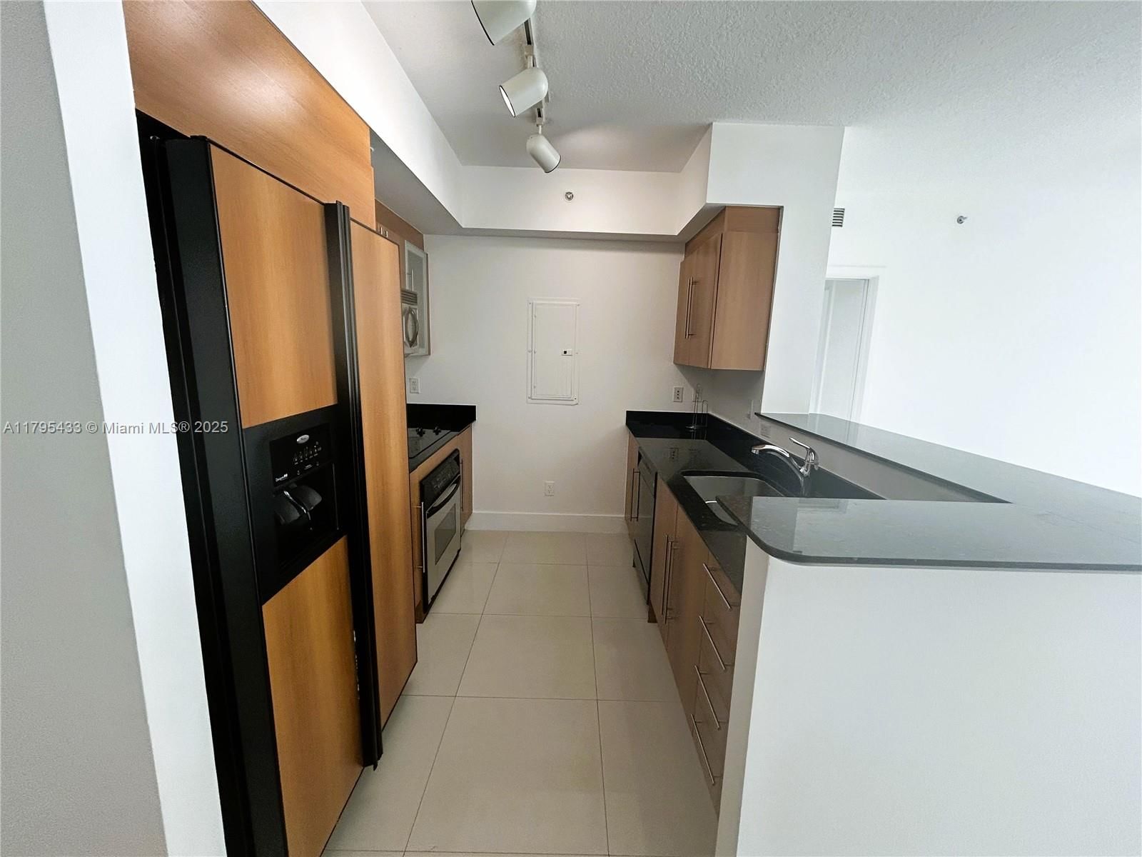 Real estate property located at 325 Biscayne Blvd #2917, Miami-dade, One Miami West Condo, Miami, FL