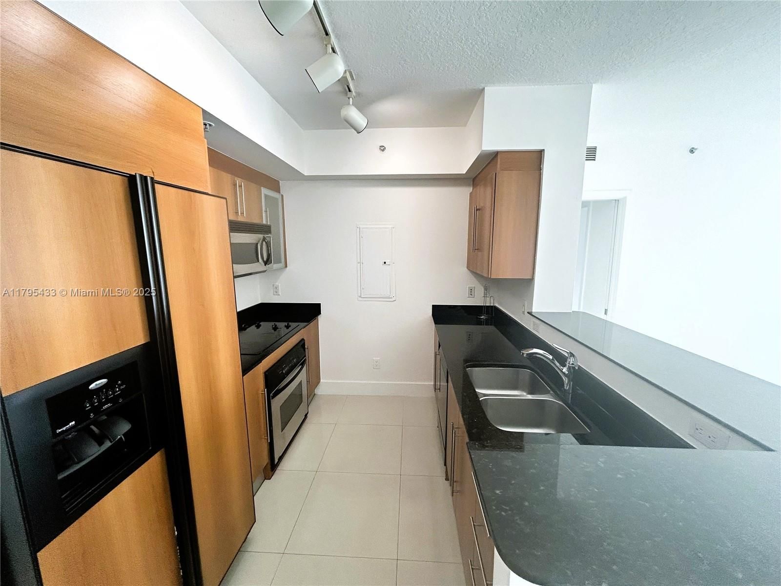 Real estate property located at 325 Biscayne Blvd #2917, Miami-dade, One Miami West Condo, Miami, FL
