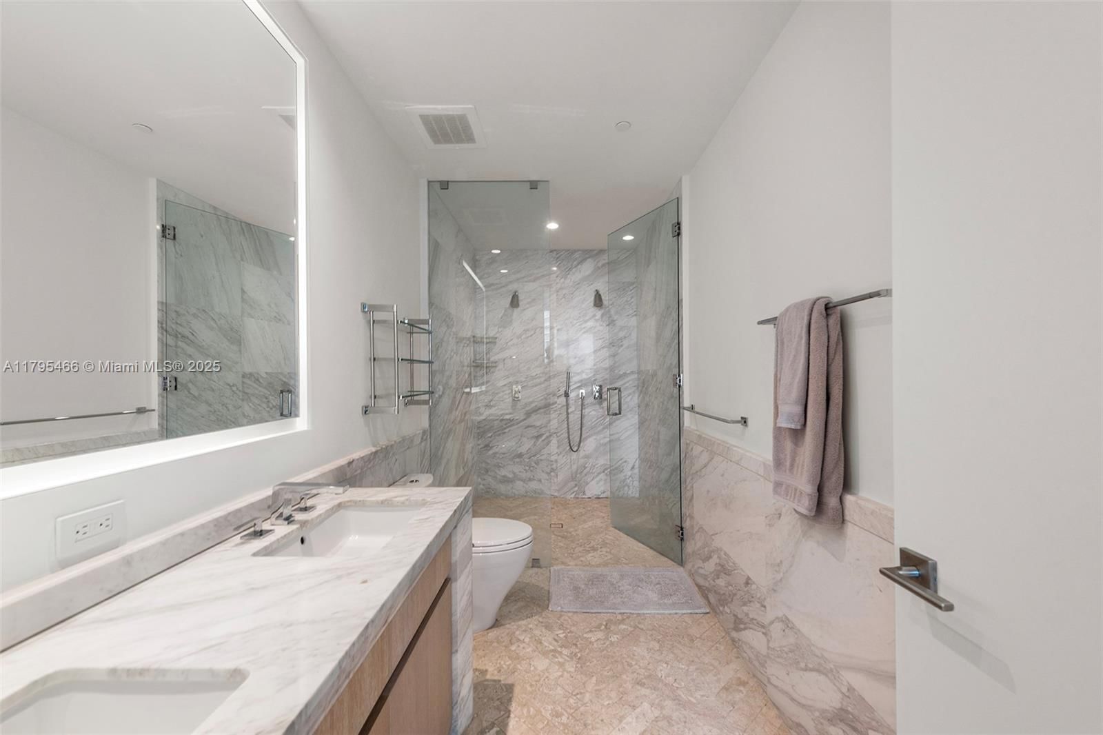 Real estate property located at 2831 Bayshore Dr #905, Miami-dade, Club Residences At Park G, Miami, FL