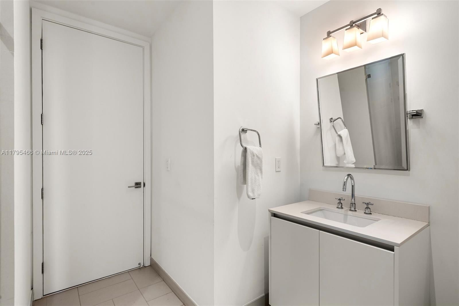 Real estate property located at 2831 Bayshore Dr #905, Miami-dade, Club Residences At Park G, Miami, FL