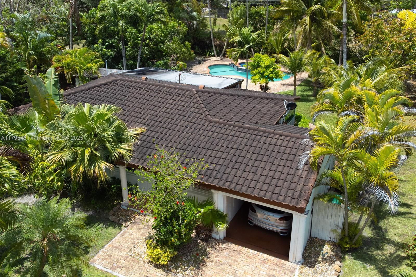 Real estate property located at 5644 69th Ave, Miami-dade, Carole Helms Manor, Miami, FL