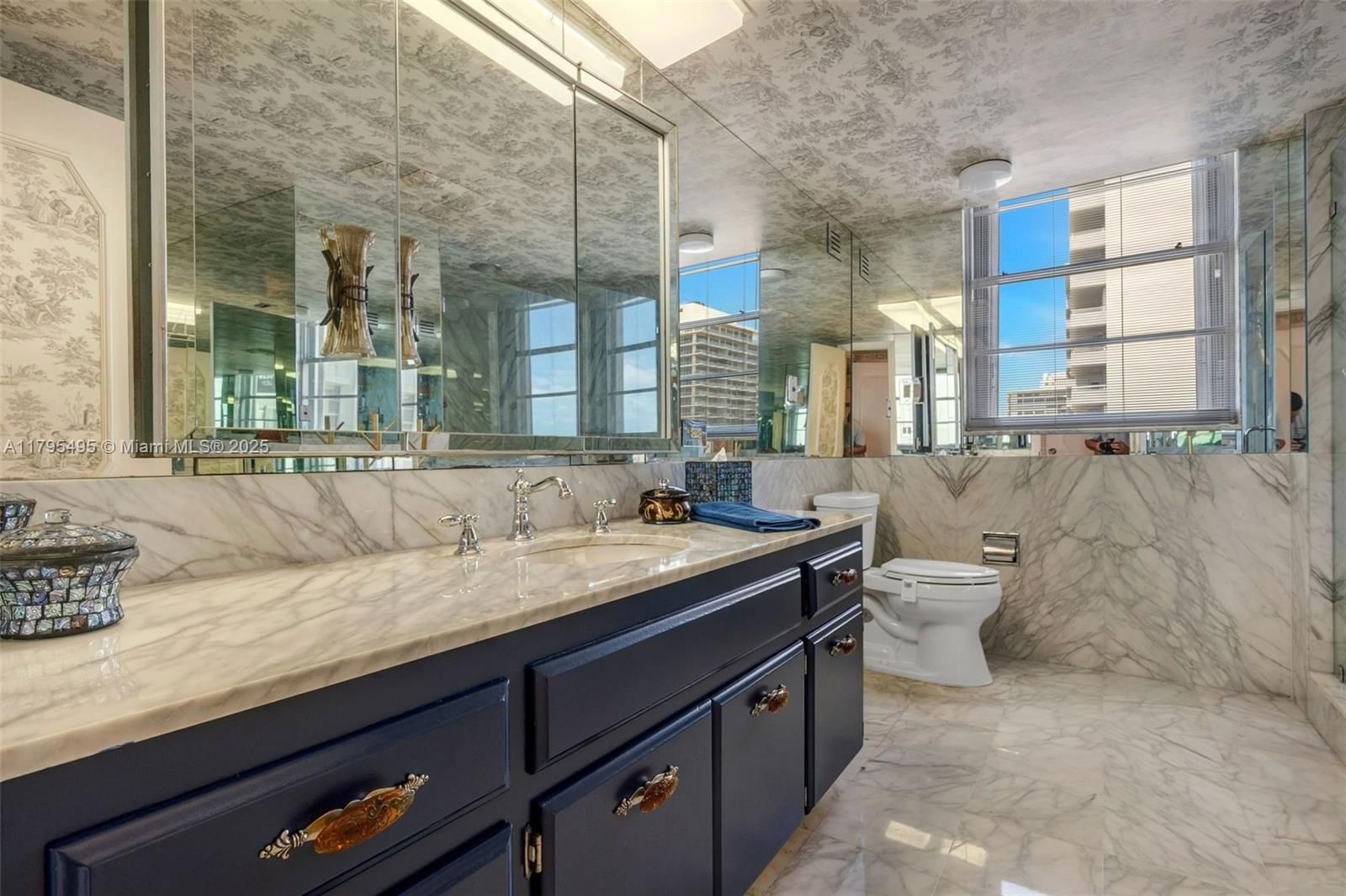 Real estate property located at 5660 Collins Ave #7E, Miami-dade, Fifty Six-sixty Collins A, Miami Beach, FL