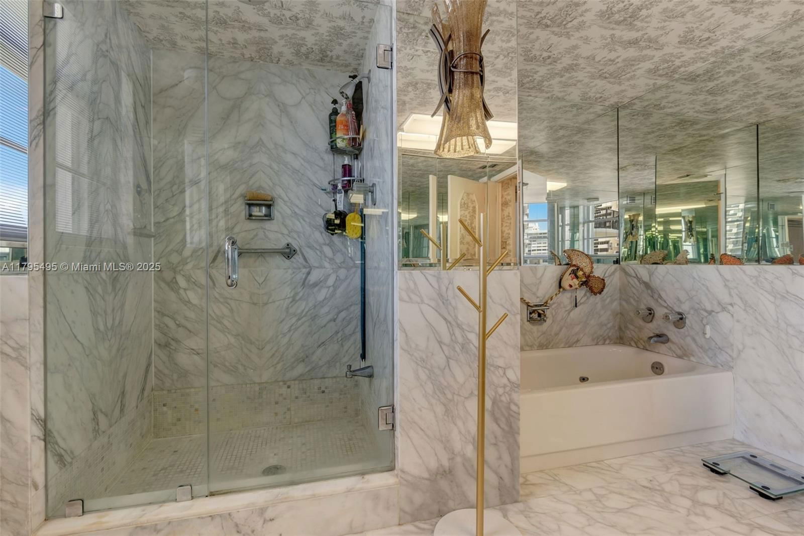 Real estate property located at 5660 Collins Ave #7E, Miami-dade, Fifty Six-sixty Collins A, Miami Beach, FL