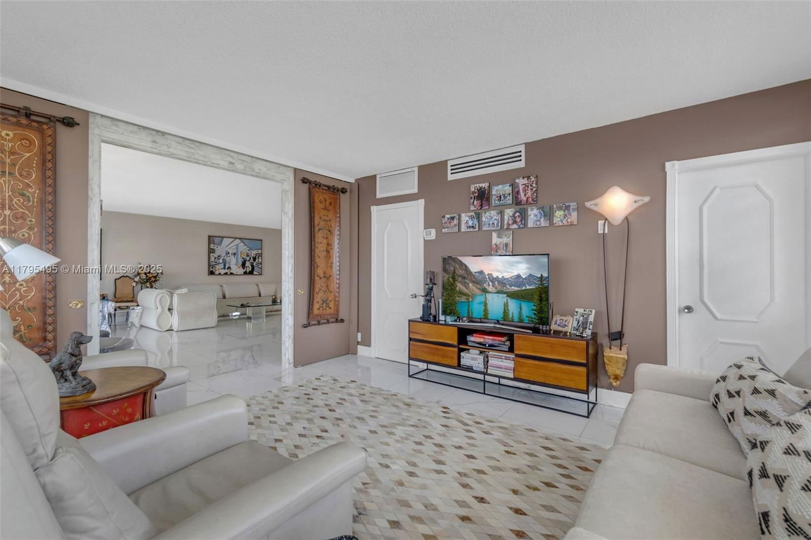 Real estate property located at 5660 Collins Ave #7E, Miami-dade, Fifty Six-sixty Collins A, Miami Beach, FL