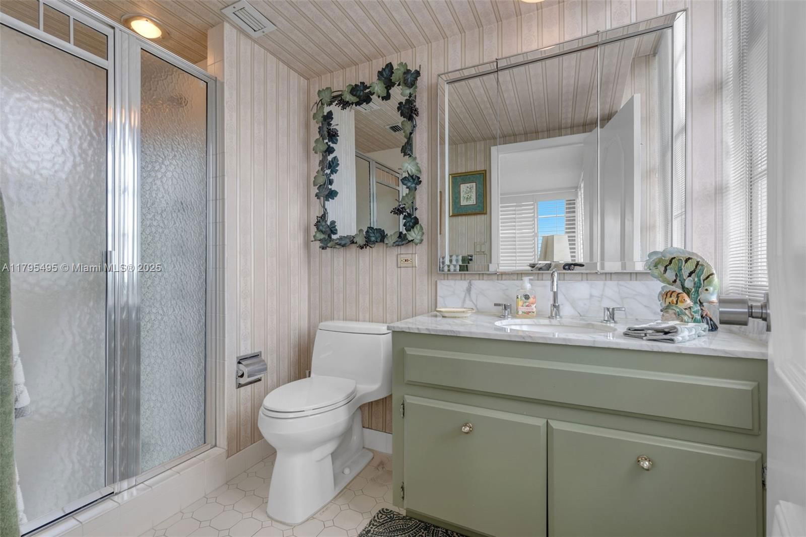 Real estate property located at 5660 Collins Ave #7E, Miami-dade, Fifty Six-sixty Collins A, Miami Beach, FL