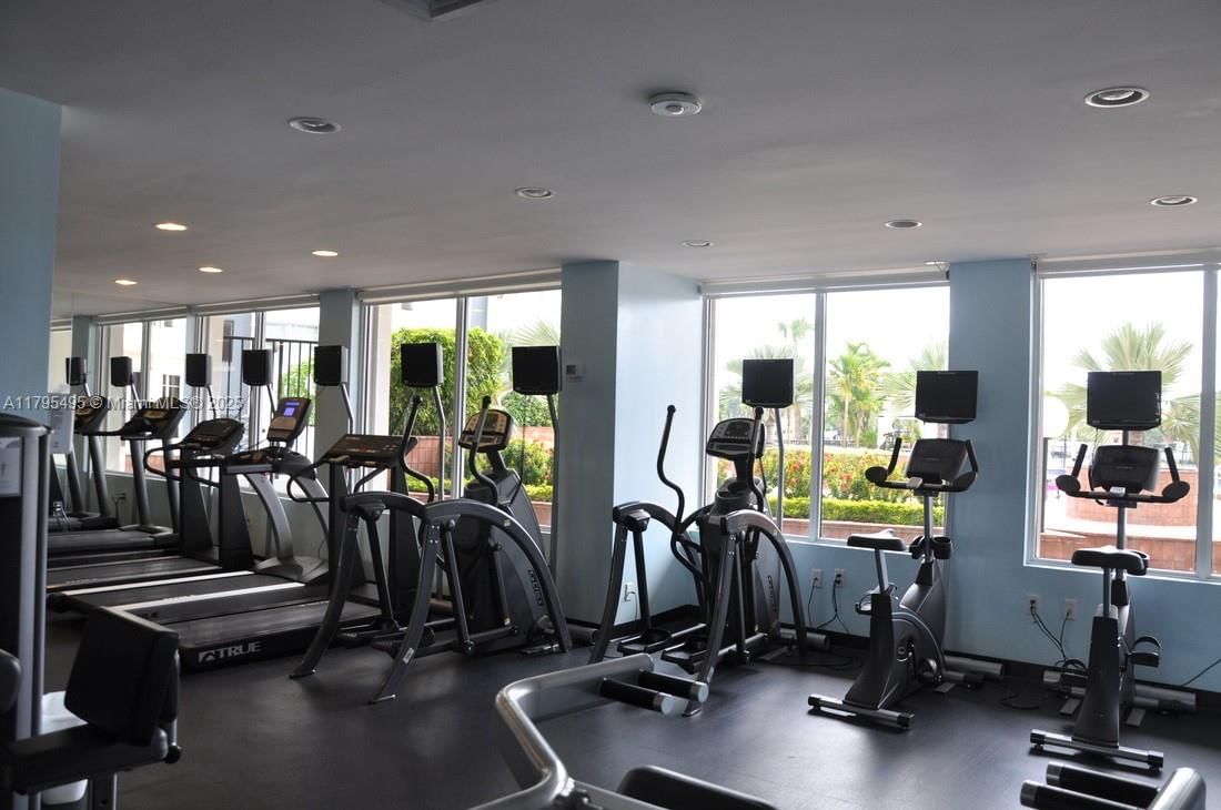 Real estate property located at 5660 Collins Ave #7E, Miami-dade, Fifty Six-sixty Collins A, Miami Beach, FL