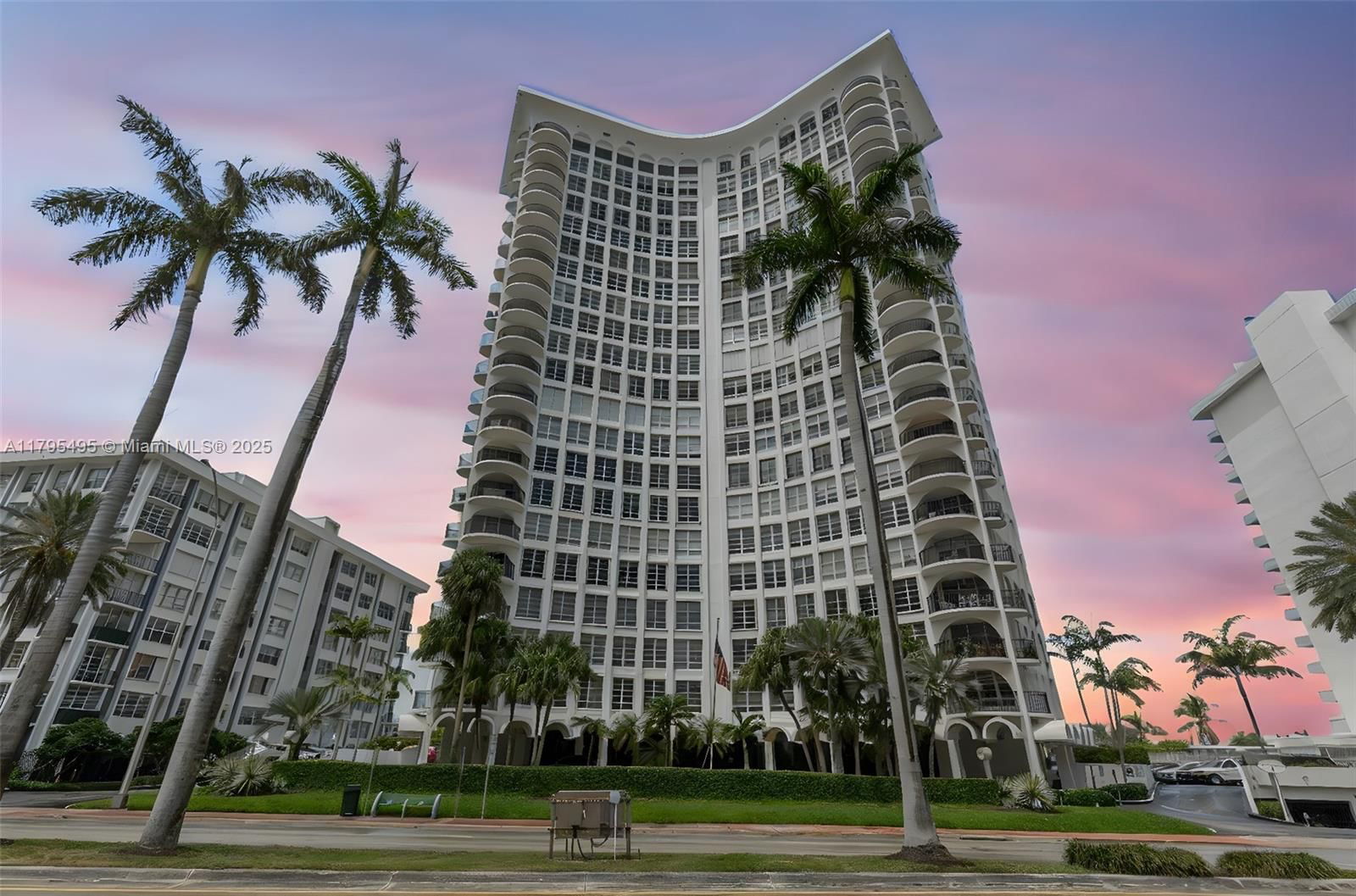 Real estate property located at 5660 Collins Ave #7E, Miami-dade, Fifty Six-sixty Collins A, Miami Beach, FL