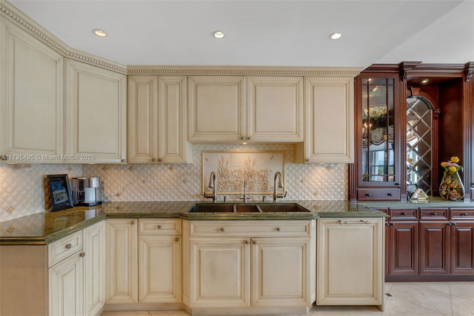 Real estate property located at 5660 Collins Ave #7E, Miami-dade, Fifty Six-sixty Collins A, Miami Beach, FL