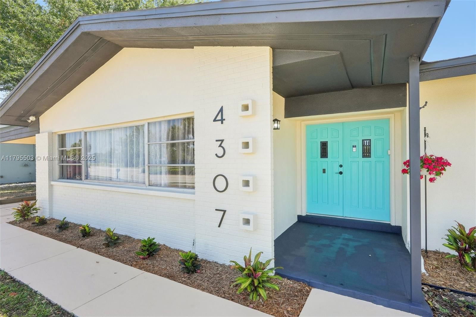 Real estate property located at 4307 Coronado Pkwy, Lee, Cape Coral, Cape Coral, FL