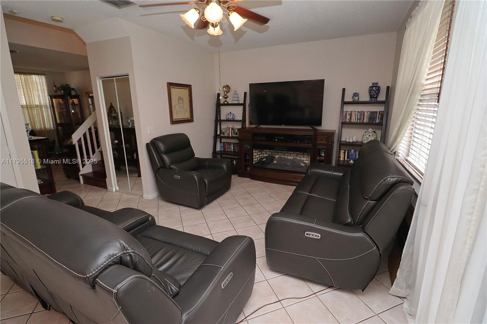 Real estate property located at 1427 154th Ln, Broward, Towngate Park Crossing, Pembroke Pines, FL