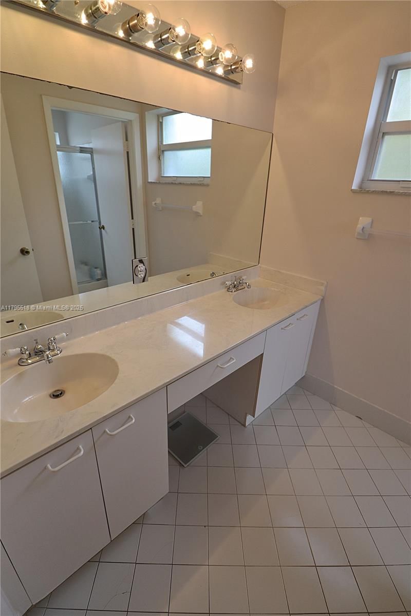 Real estate property located at 1427 154th Ln, Broward, Towngate Park Crossing, Pembroke Pines, FL