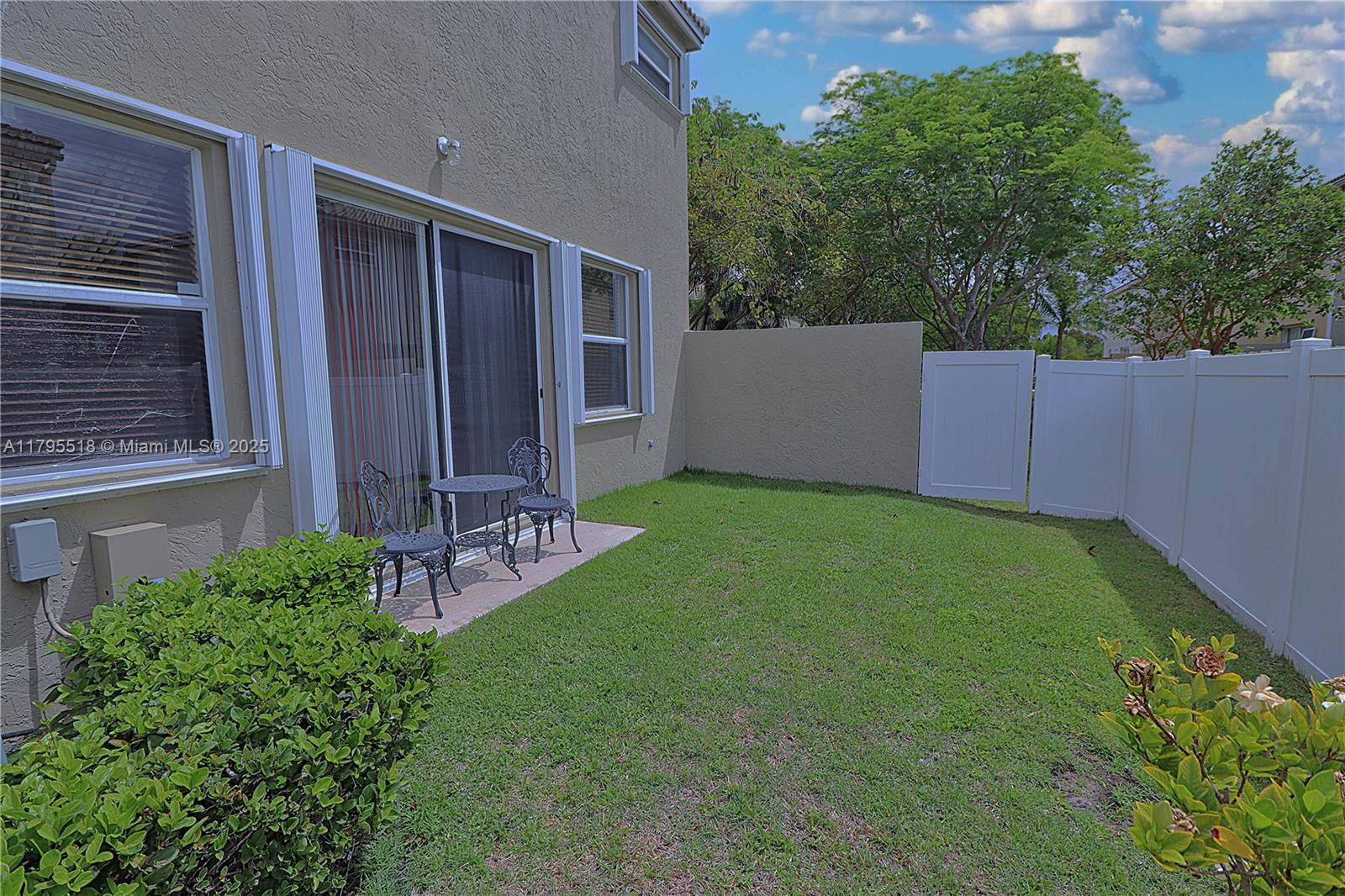 Real estate property located at 1427 154th Ln, Broward, Towngate Park Crossing, Pembroke Pines, FL