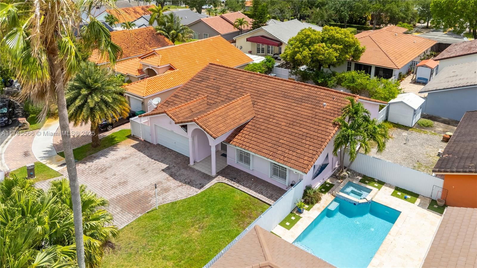 Real estate property located at 15103 89th Ct, Miami-dade, West Lakes Gardens 3rd Ad, Miami Lakes, FL