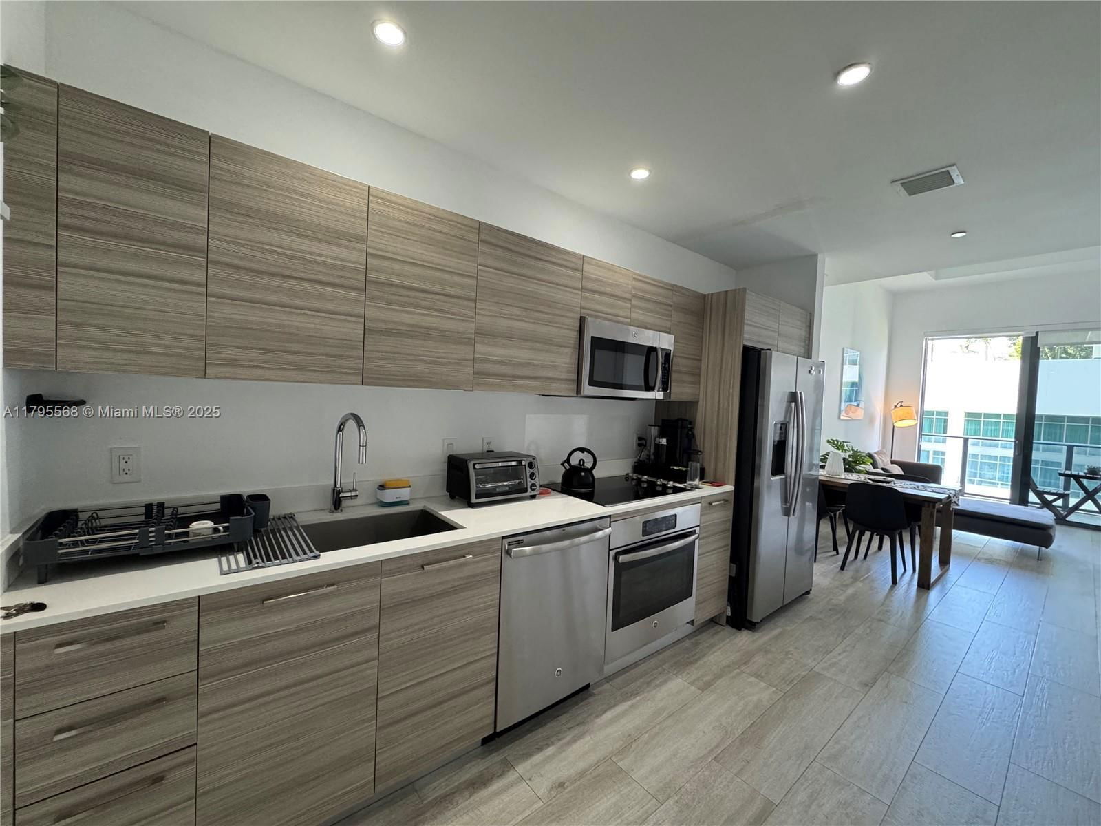 Real estate property located at 121 34th St L601, Miami-dade, 3401 Midtown Condo, Miami, FL