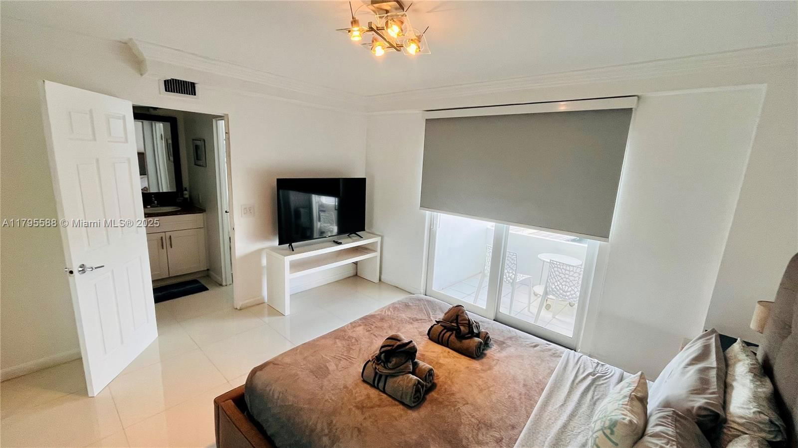 Real estate property located at 7904 Drive #1002, Miami-dade, Bayshore Yacht & Tennis C, North Bay Village, FL
