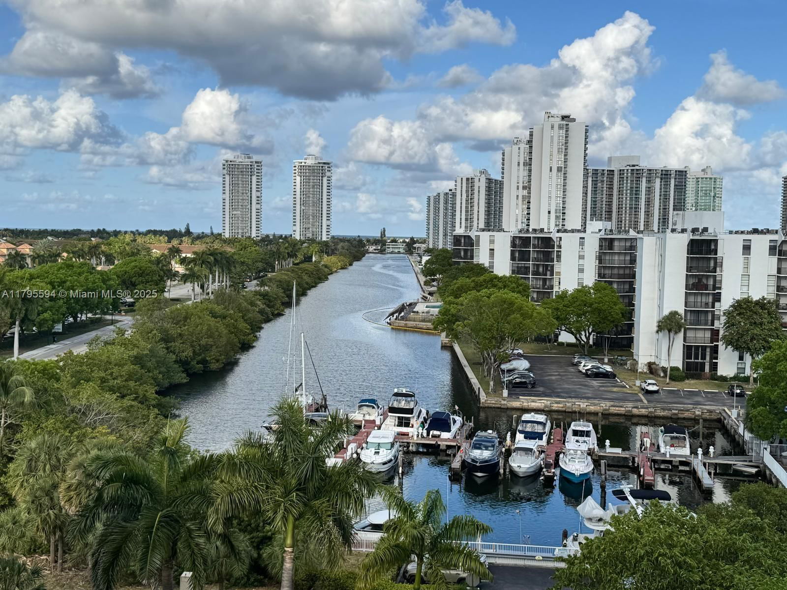 Real estate property located at 3375 Country Club Dr #702, Miami-dade, Bonavista Condo, Aventura, FL