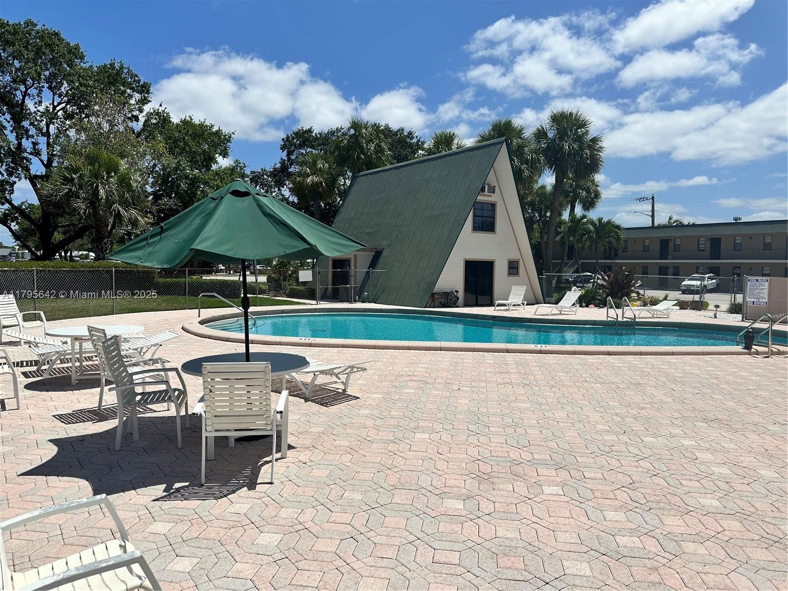 Real estate property located at 1081 Monterey Rd #3-12, Martin, Sierra Condo Apartments, Stuart, FL