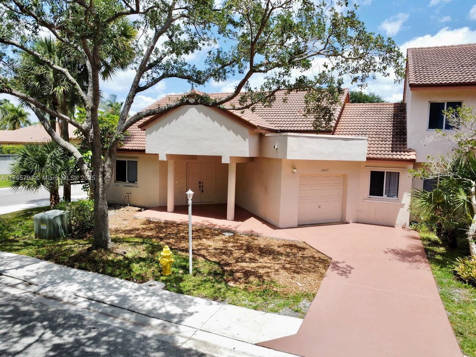 Real estate property located at 10977 Broward Blvd, Broward, The Winds At Jacaranda, Plantation, FL