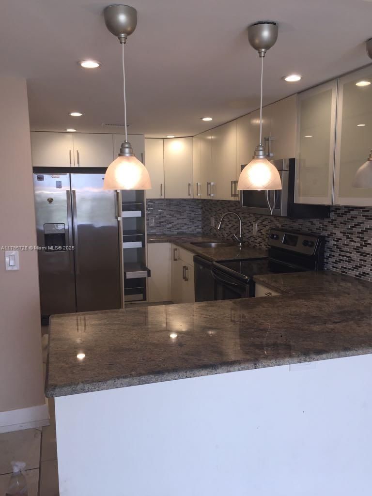 Real estate property located at 13499 Biscayne Blvd #713, Miami-dade, Sailboat Cay Condo, North Miami, FL