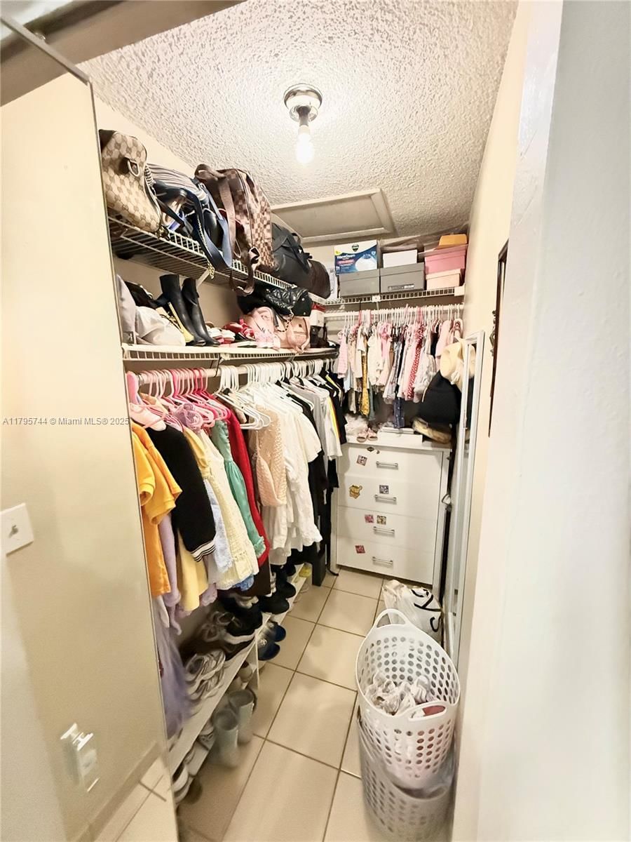 Real estate property located at 2104 53rd St, Miami-dade, Michelle Jardins No 3, Hialeah, FL