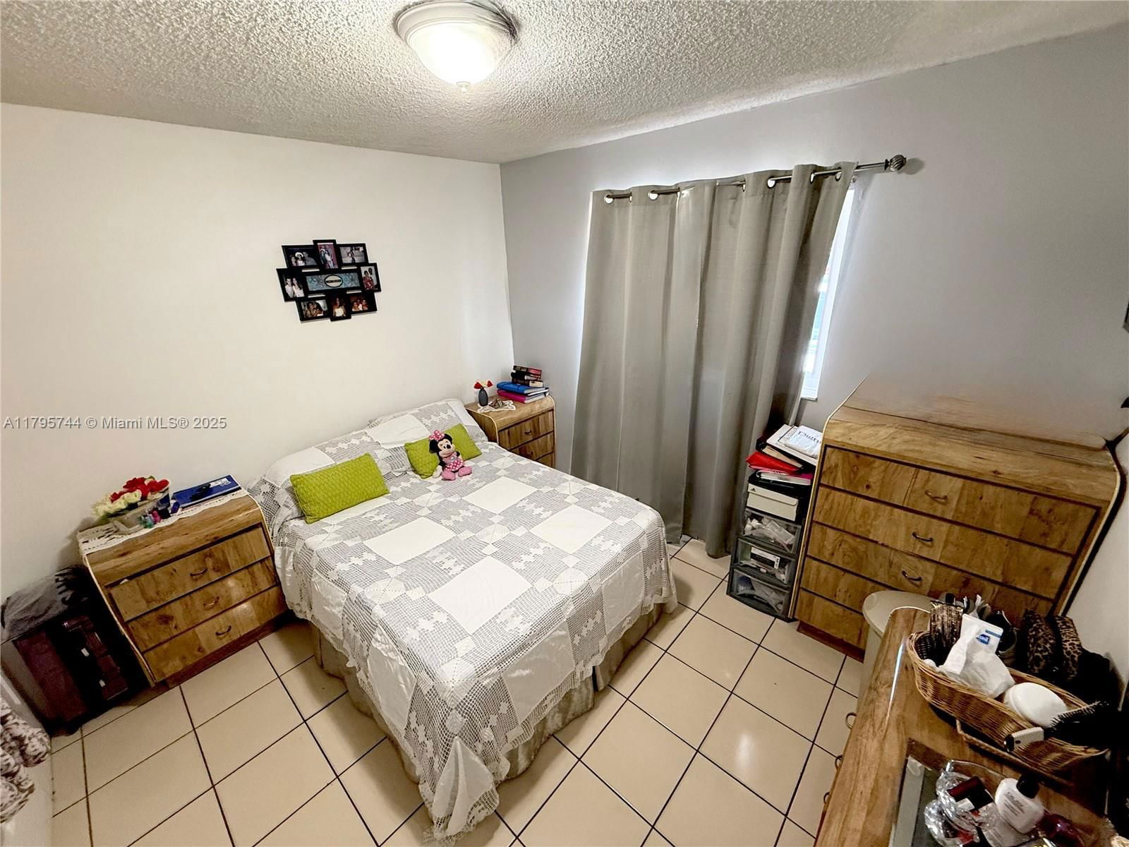 Real estate property located at 2104 53rd St, Miami-dade, Michelle Jardins No 3, Hialeah, FL