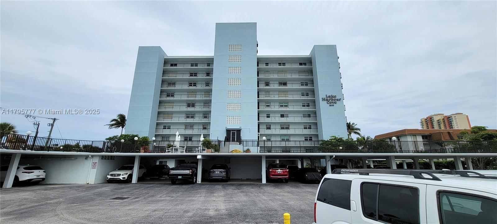 Real estate property located at 3040 Lake Shore Dr, Palm Beach, Lake Harbor Cove Condo, Riviera Beach, FL