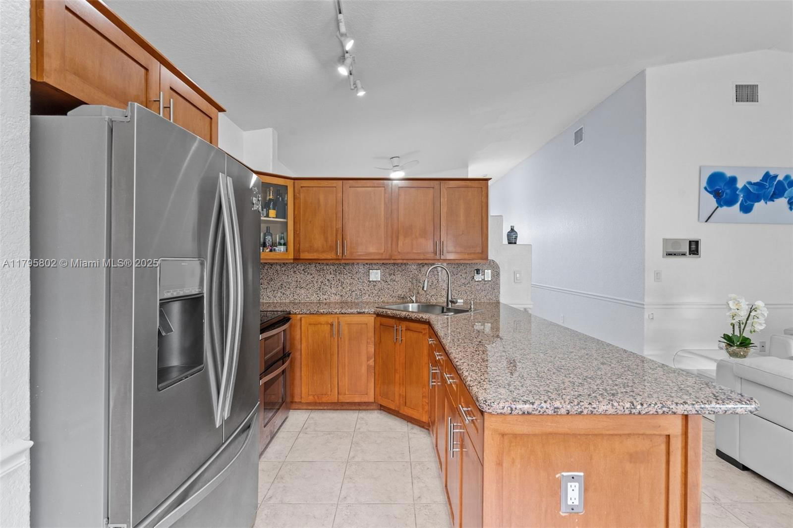Real estate property located at 14162 87th Ct, Miami-dade, Avalon Estates, Miami Lakes, FL
