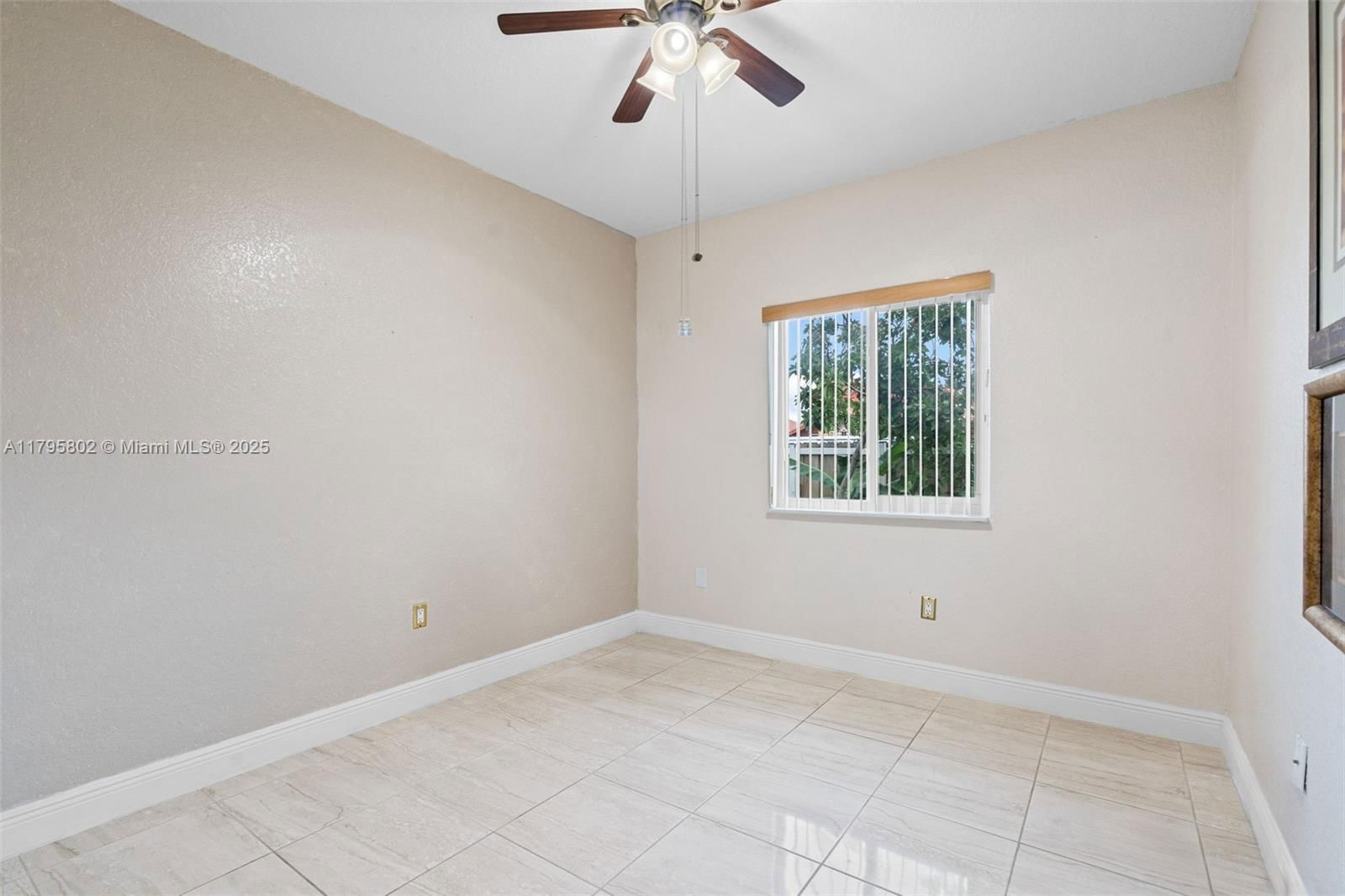 Real estate property located at 14162 87th Ct, Miami-dade, Avalon Estates, Miami Lakes, FL