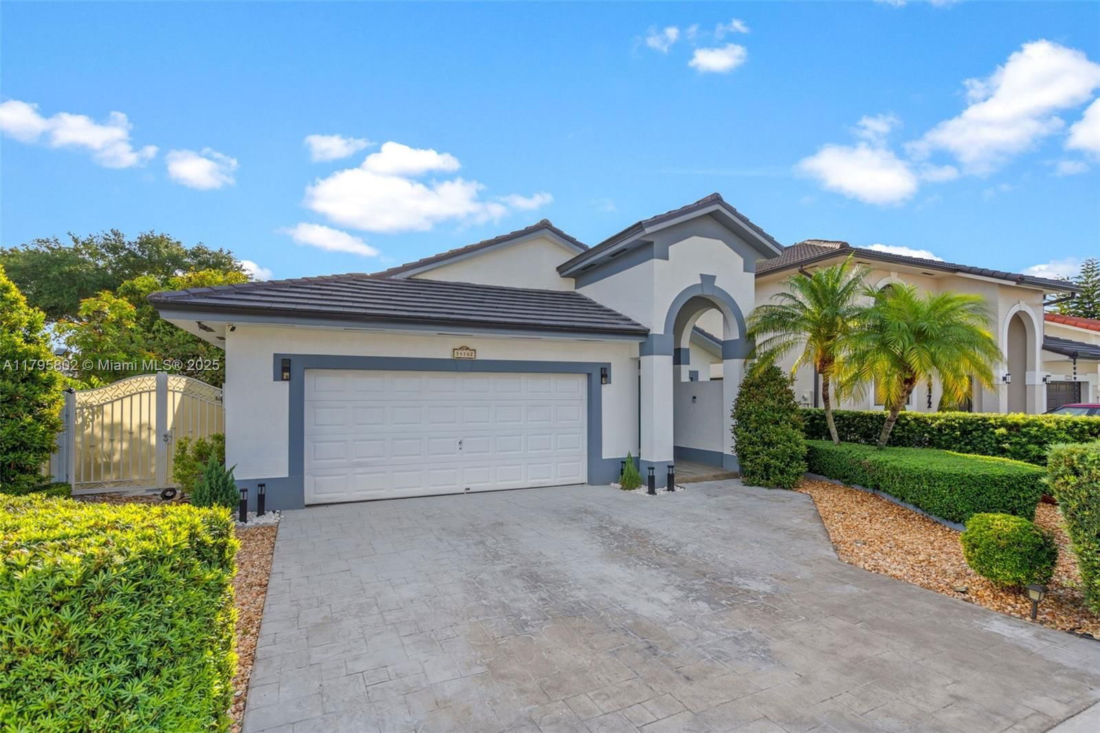 Real estate property located at 14162 87th Ct, Miami-dade, Avalon Estates, Miami Lakes, FL