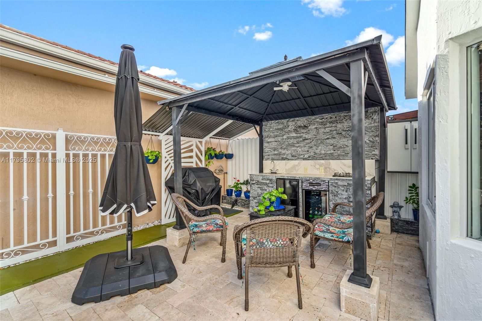 Real estate property located at 14162 87th Ct, Miami-dade, Avalon Estates, Miami Lakes, FL