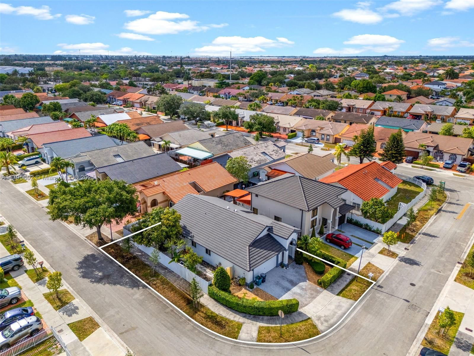 Real estate property located at 14162 87th Ct, Miami-dade, Avalon Estates, Miami Lakes, FL