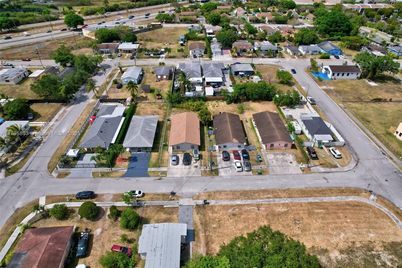 Real estate property located at 11477 215th St, Miami-dade, La-gree Sub, Miami, FL