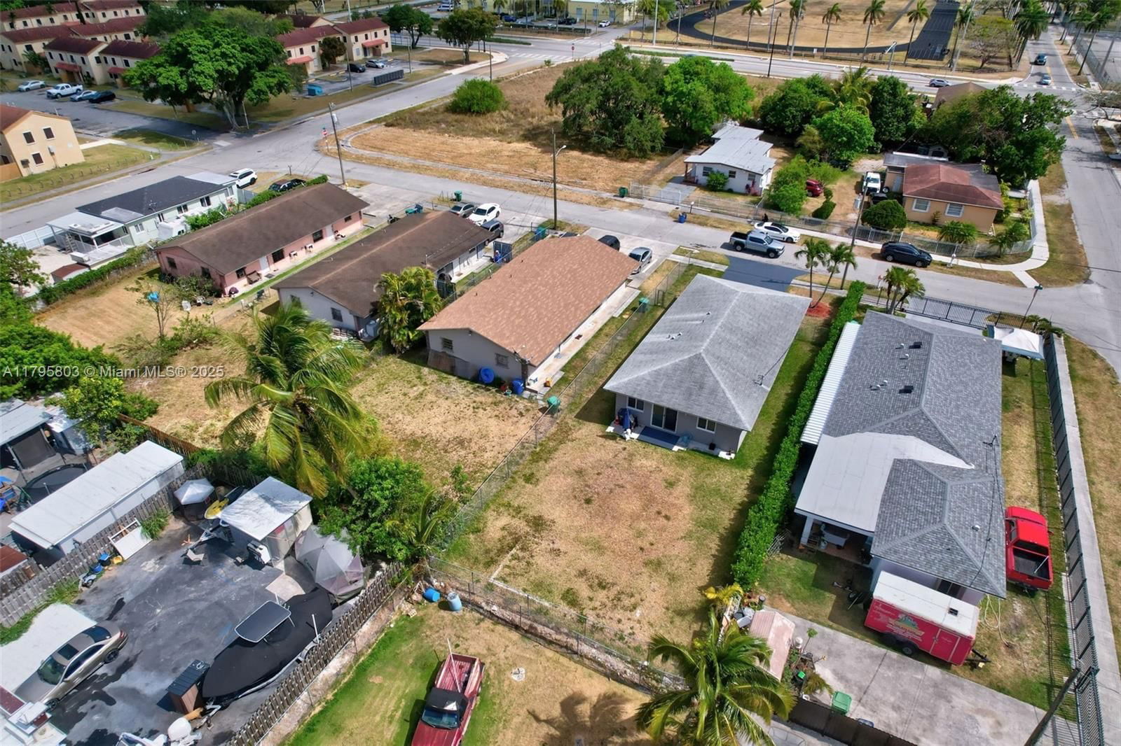 Real estate property located at 11477 215th St, Miami-dade, La-gree Sub, Miami, FL