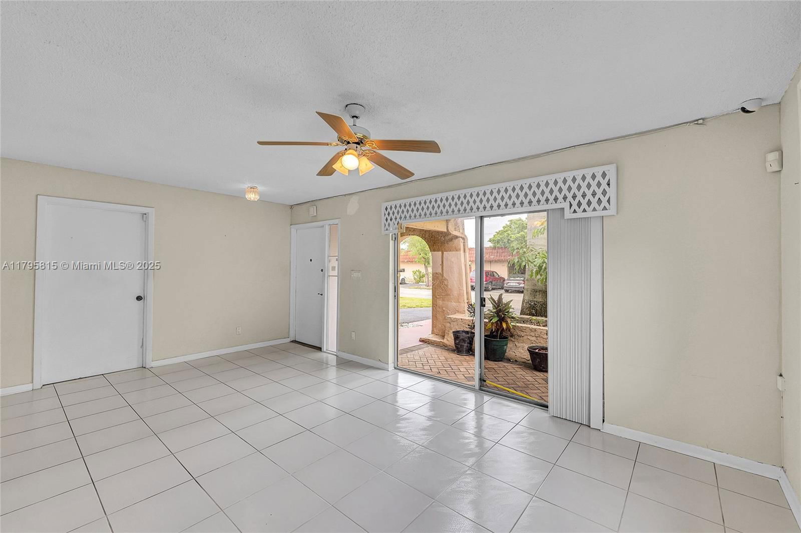Real estate property located at 2333 81st Ter #6, Broward, Oakbrook Viii Condo, North Lauderdale, FL
