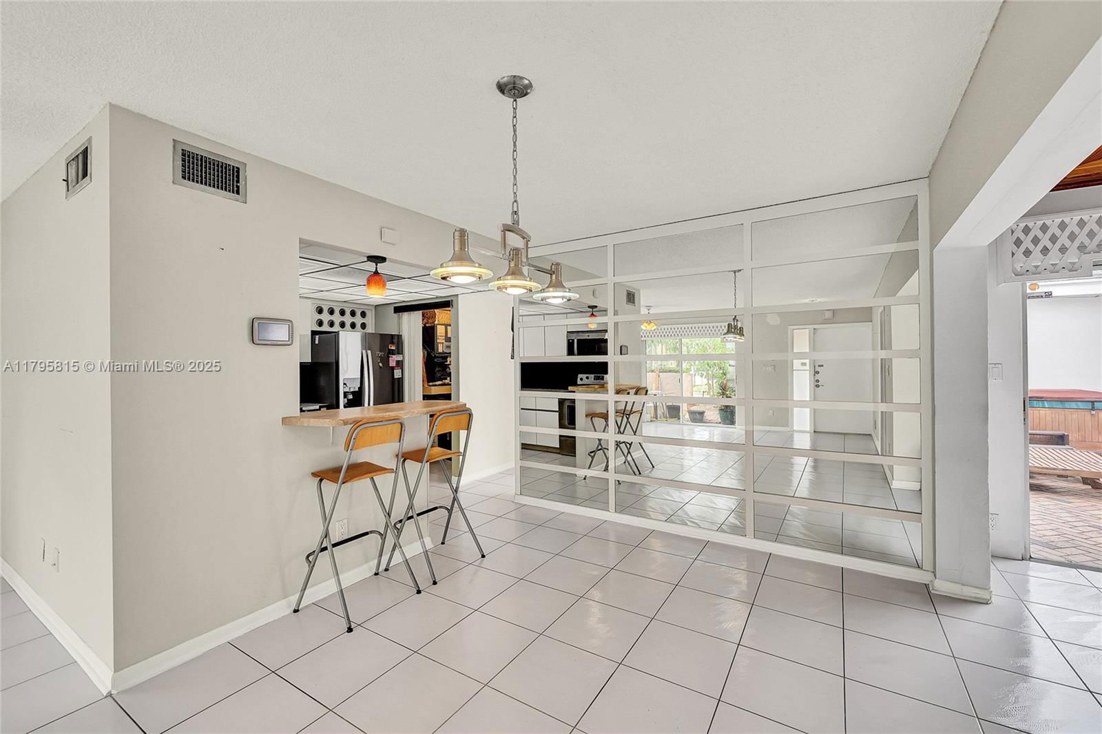 Real estate property located at 2333 81st Ter #6, Broward, Oakbrook Viii Condo, North Lauderdale, FL
