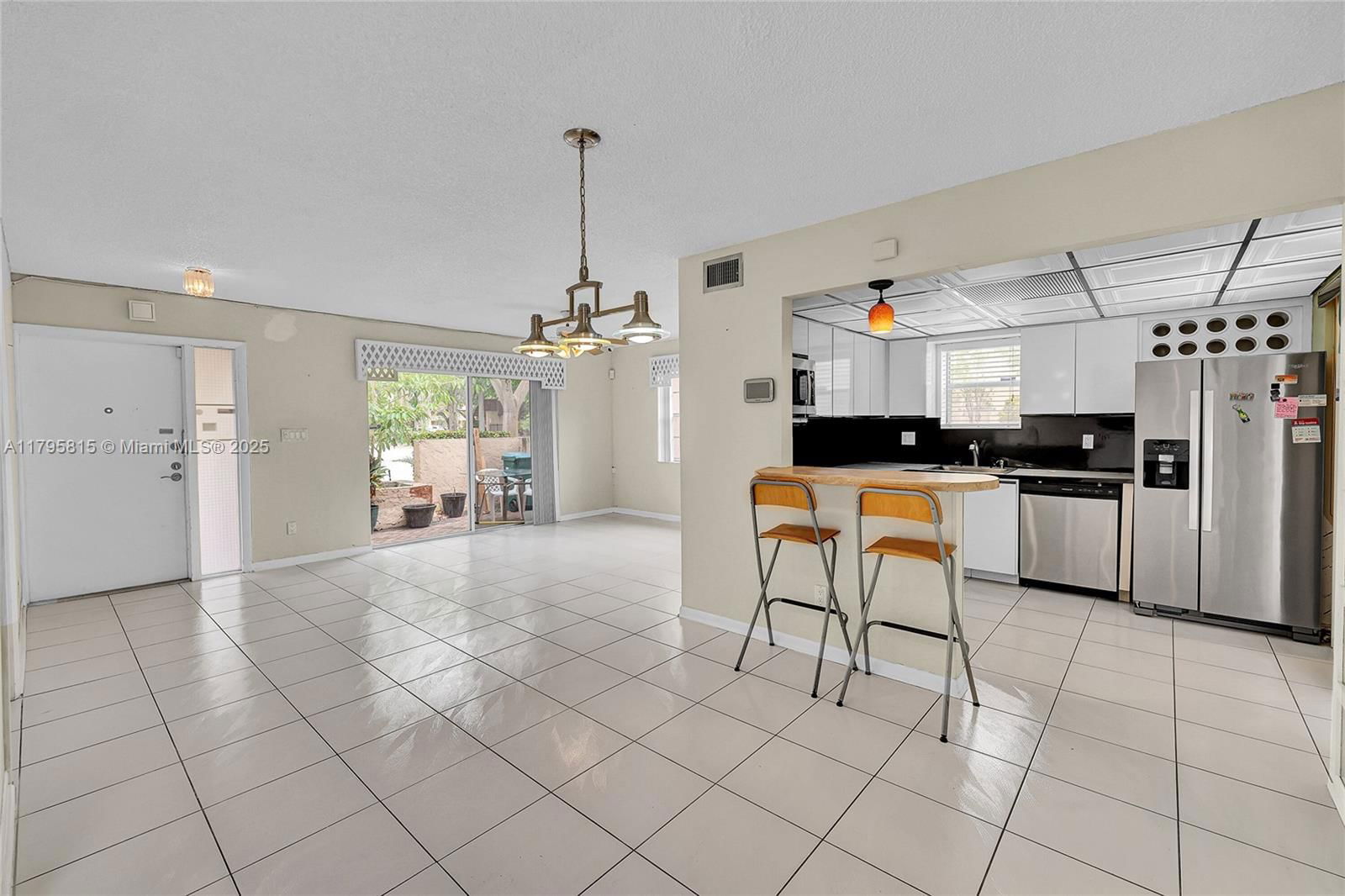 Real estate property located at 2333 81st Ter #6, Broward, Oakbrook Viii Condo, North Lauderdale, FL