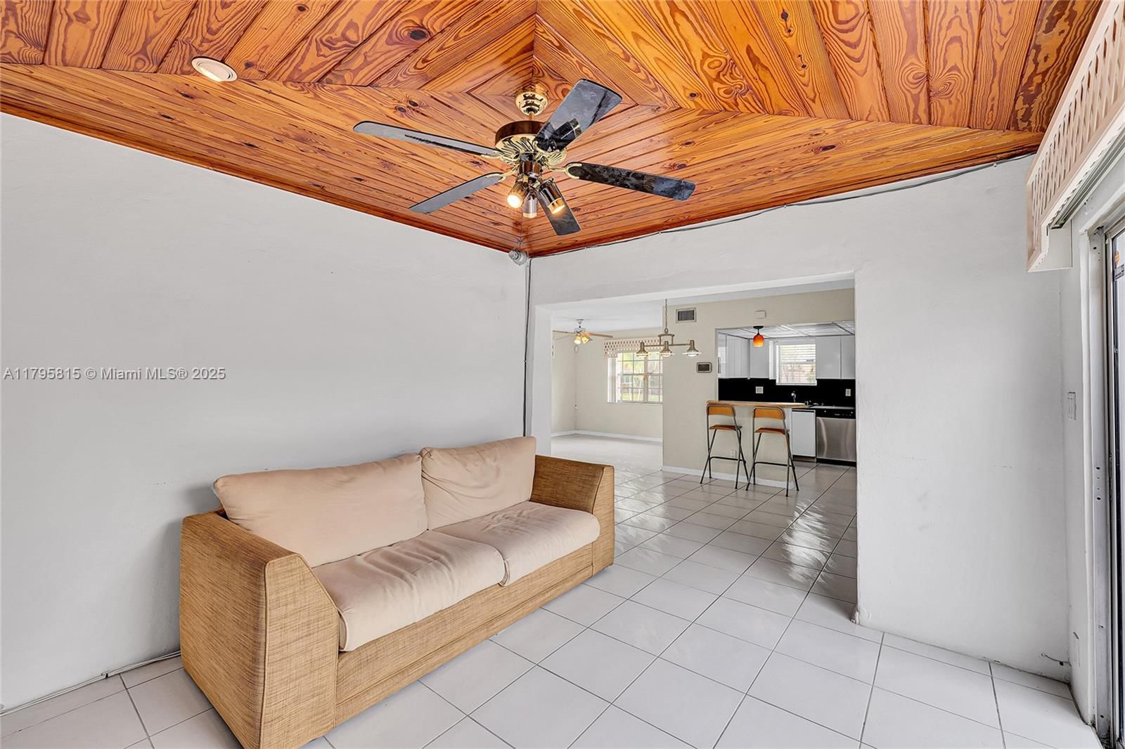 Real estate property located at 2333 81st Ter #6, Broward, Oakbrook Viii Condo, North Lauderdale, FL
