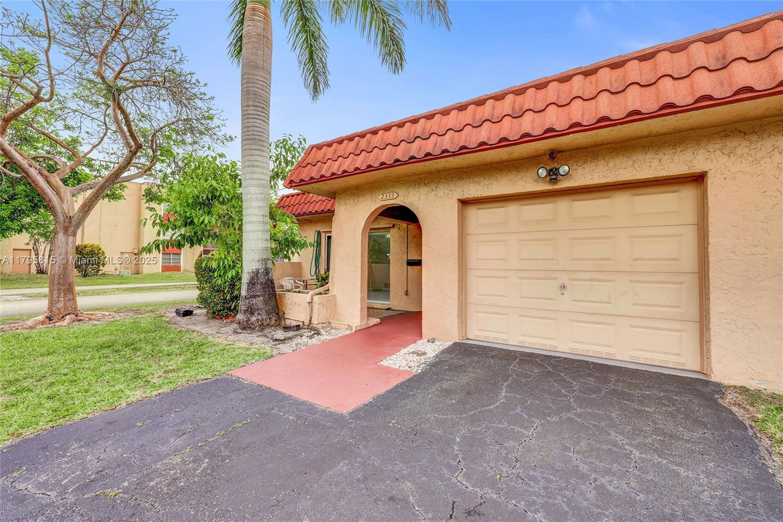 Real estate property located at 2333 81st Ter #6, Broward, Oakbrook Viii Condo, North Lauderdale, FL