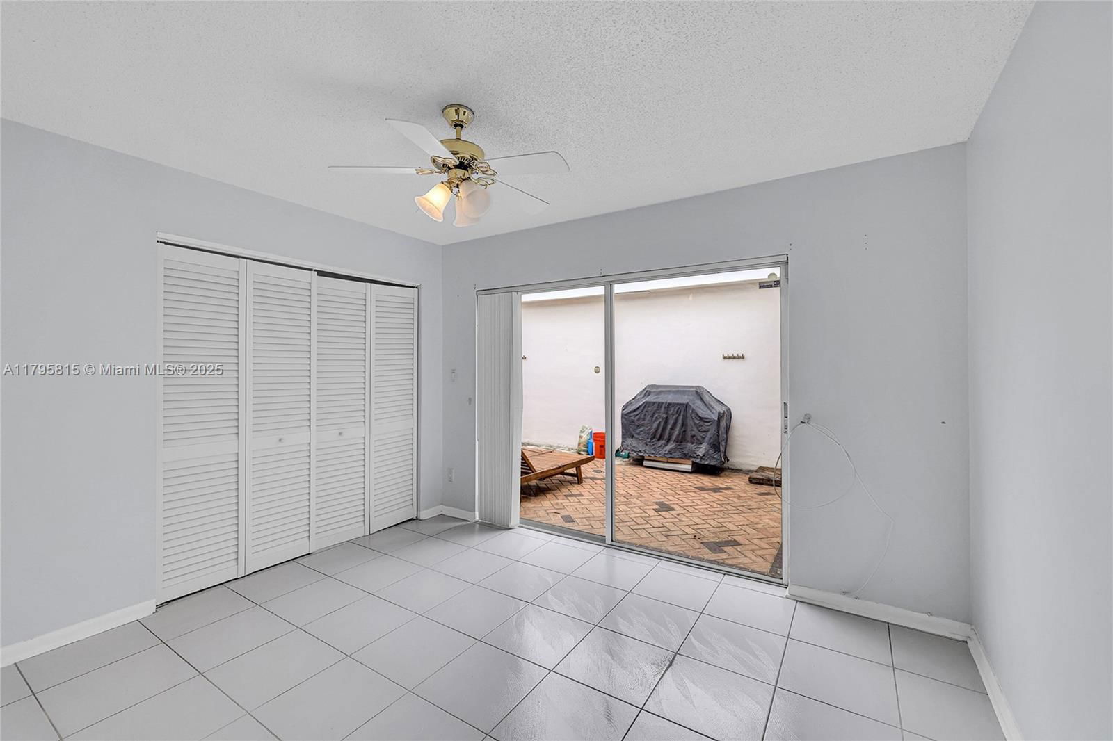 Real estate property located at 2333 81st Ter #6, Broward, Oakbrook Viii Condo, North Lauderdale, FL