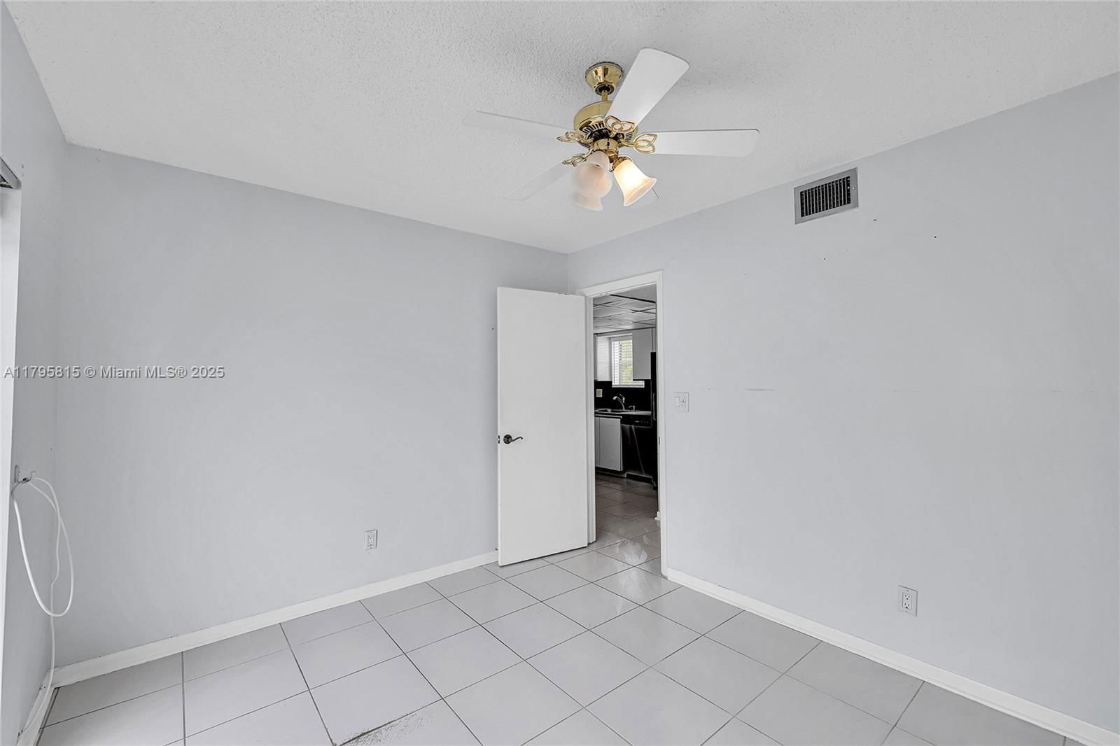 Real estate property located at 2333 81st Ter #6, Broward, Oakbrook Viii Condo, North Lauderdale, FL
