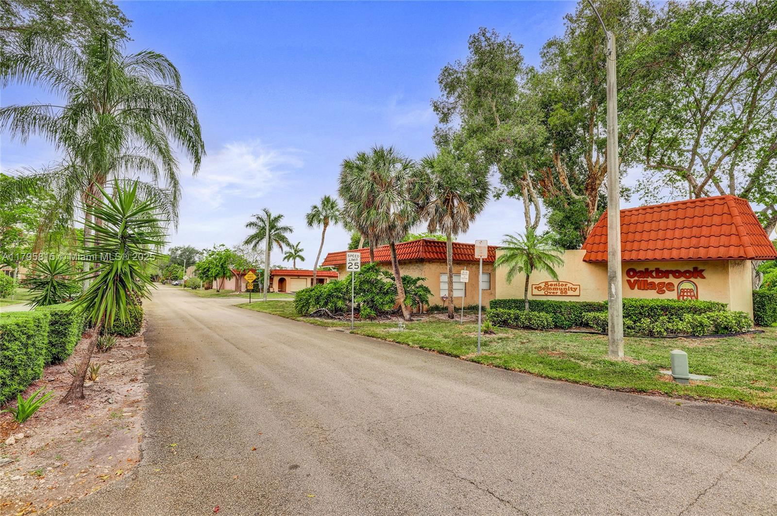 Real estate property located at 2333 81st Ter #6, Broward, Oakbrook Viii Condo, North Lauderdale, FL