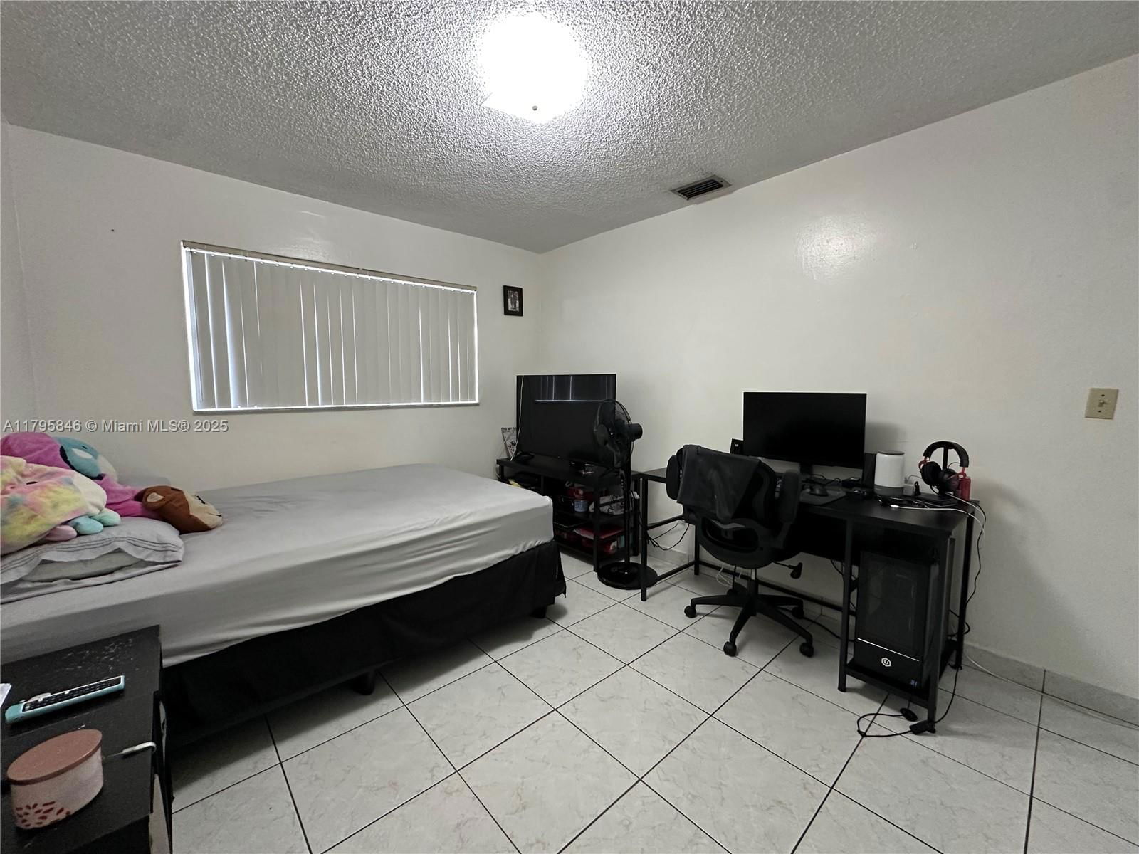 Real estate property located at 4776 10th Ave, Miami-dade, Ingleside Park, Hialeah, FL
