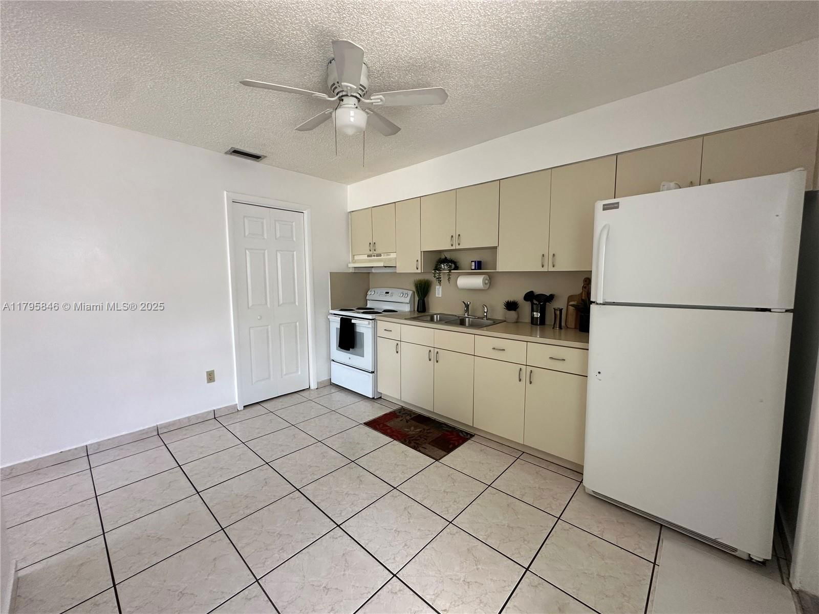 Real estate property located at 4776 10th Ave, Miami-dade, Ingleside Park, Hialeah, FL
